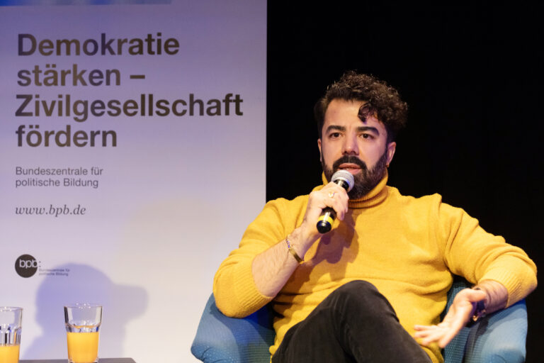 Amanos Mohammad auf dem Podium